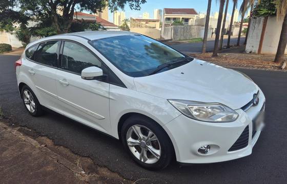 FORD FOCUS 1.6 SE 16V FLEX 4P MANUAL FORD FOCUS 1.6 SE 16V FLEX 4P MANUAL